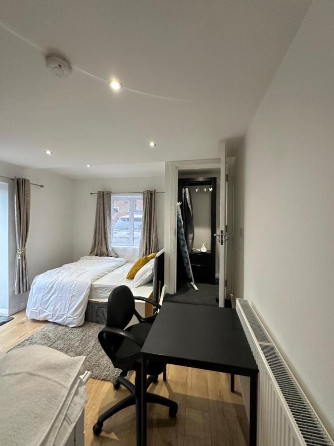 Keedonwood Road Bromley, Rooms With Free Wifi Extérieur photo