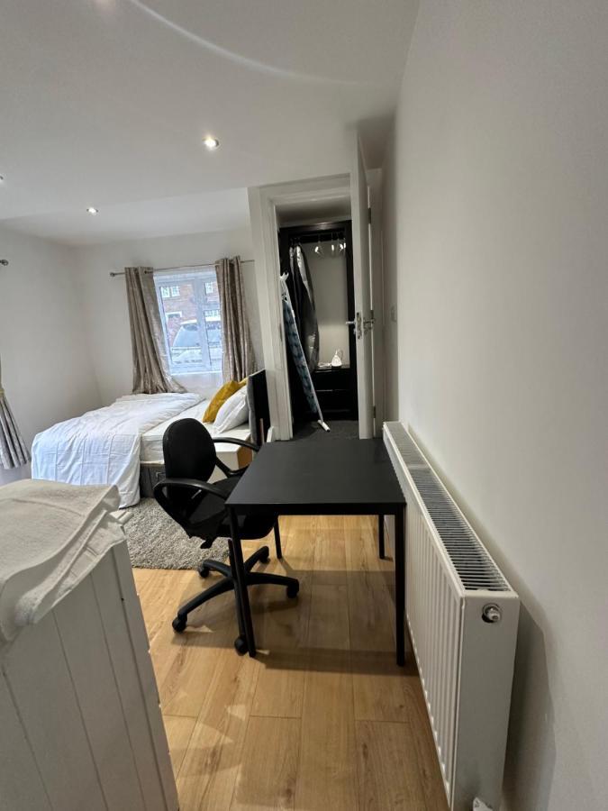 Keedonwood Road Bromley, Rooms With Free Wifi Extérieur photo
