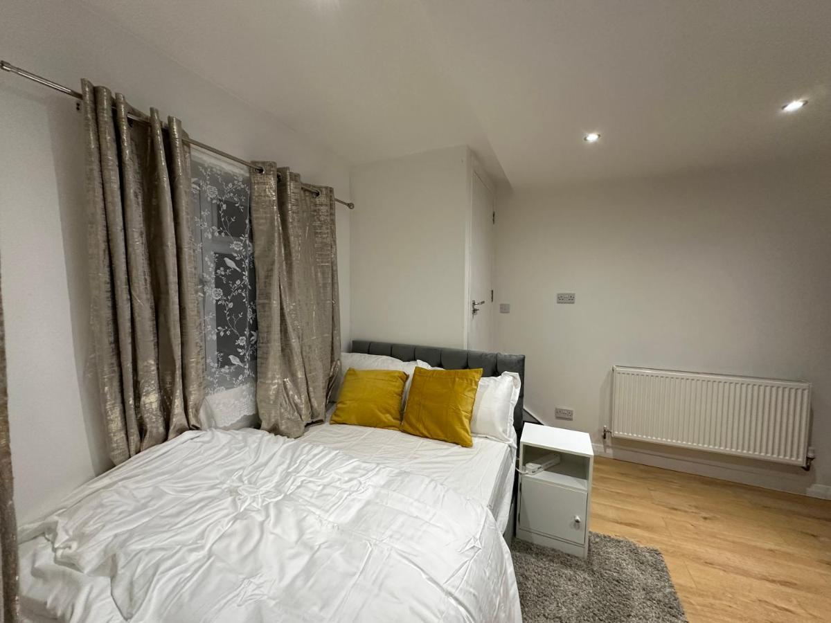 Keedonwood Road Bromley, Rooms With Free Wifi Extérieur photo