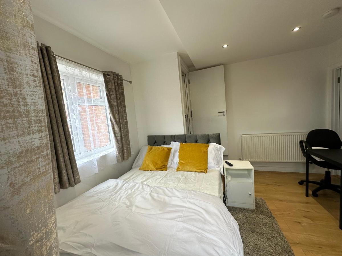 Keedonwood Road Bromley, Rooms With Free Wifi Extérieur photo