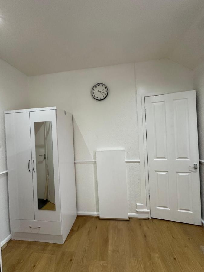 Keedonwood Road Bromley, Rooms With Free Wifi Extérieur photo