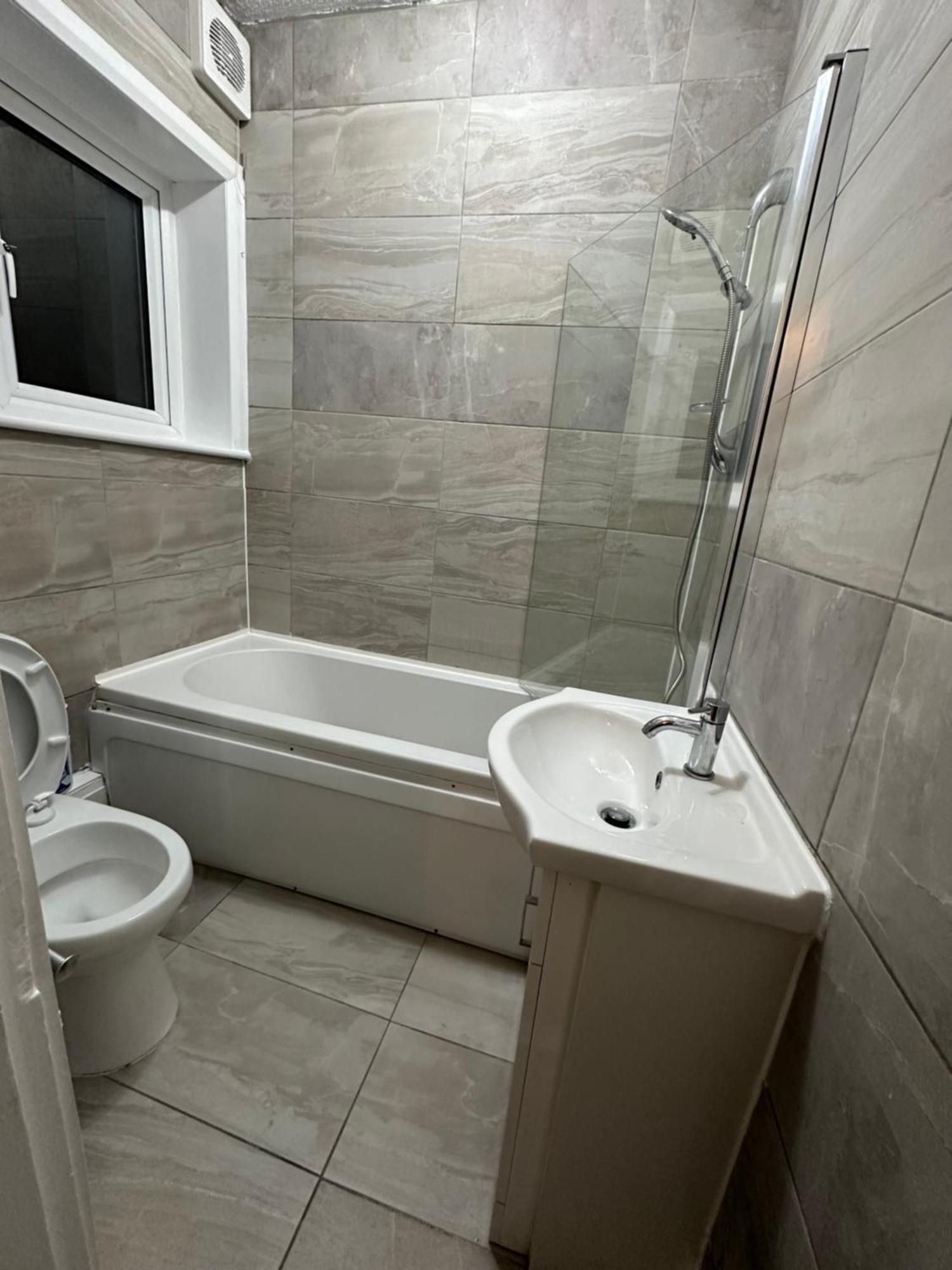 Keedonwood Road Bromley, Rooms With Free Wifi Extérieur photo