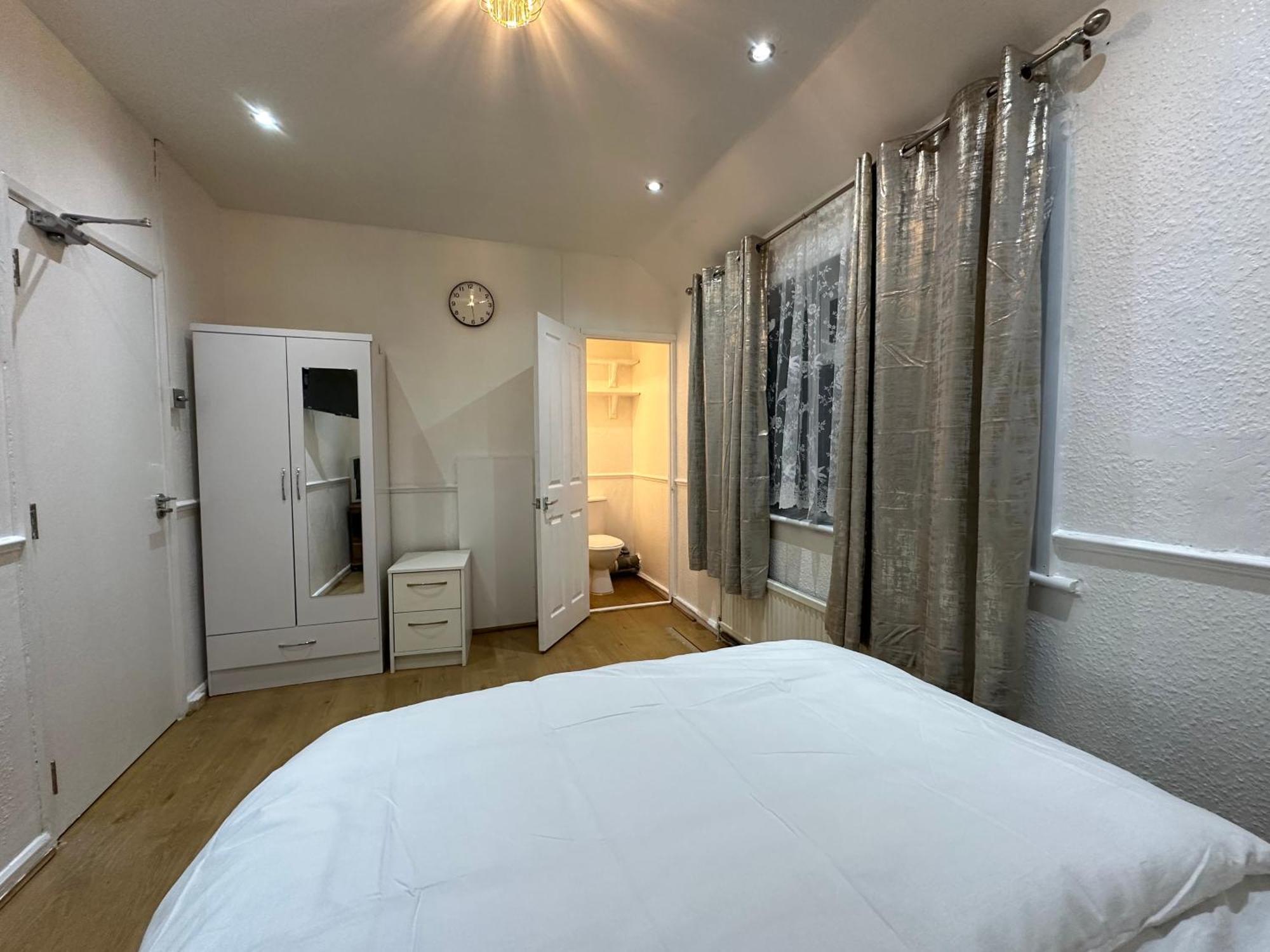 Keedonwood Road Bromley, Rooms With Free Wifi Extérieur photo